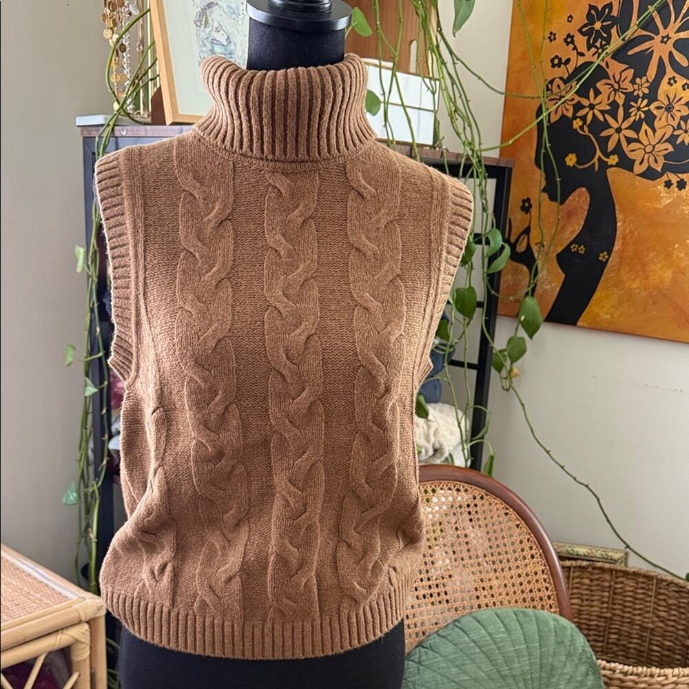 GAP Camel Chunky Cable Knit Classic Preppy Sleeveless Turtleneck Sweater Vest